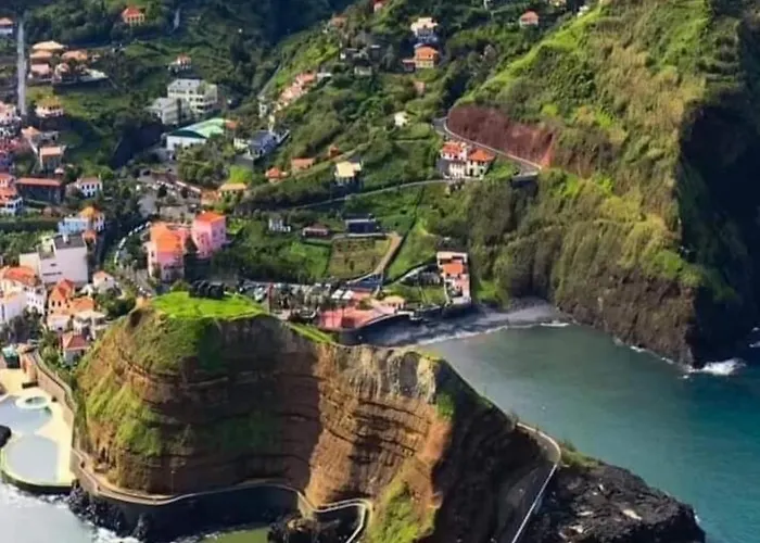 Picturesque Vila Porto Da Cruz